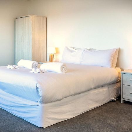 Driftwood Beach House With Spa Pool - Absolute Beachfront! Blackpool Ngoại thất bức ảnh